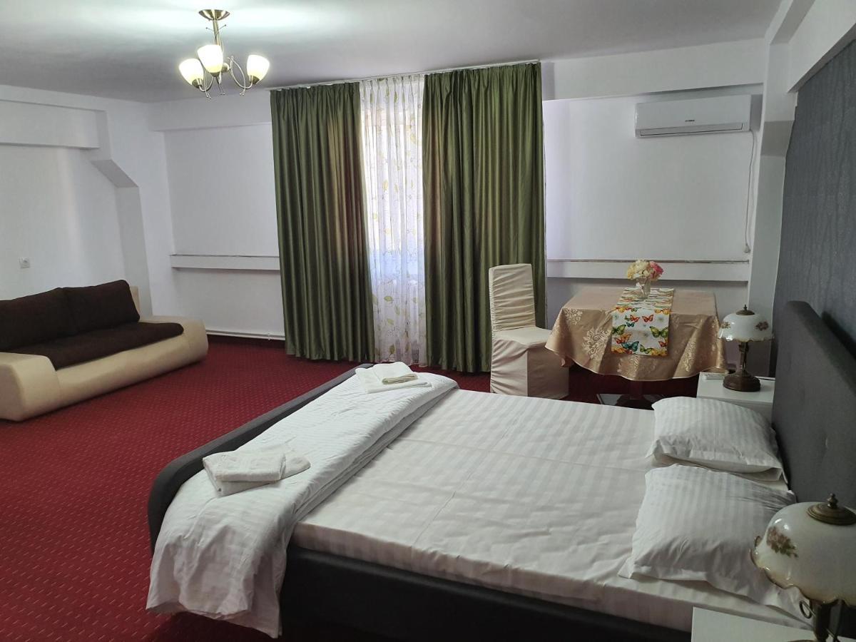 دروبيتا تورنو سيفيرين Bon Ton Residence المظهر الخارجي الصورة